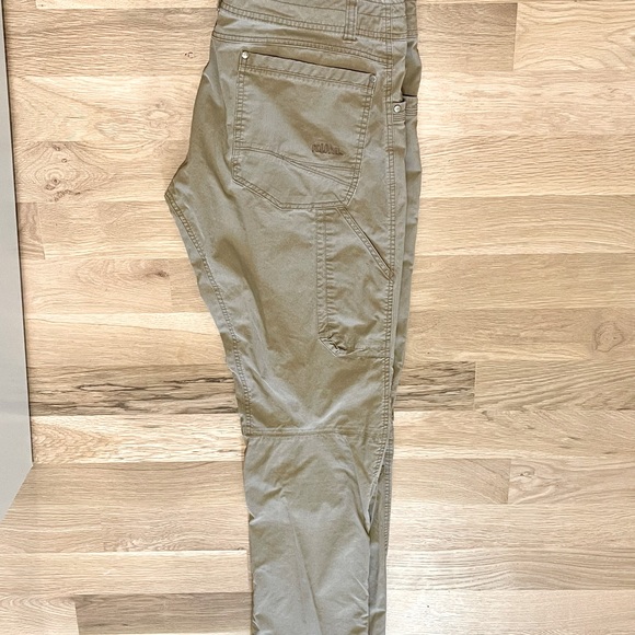 Gently used mens Kuhl Revolvr Rogue pant color:”fossil” - Picture 3 of 6